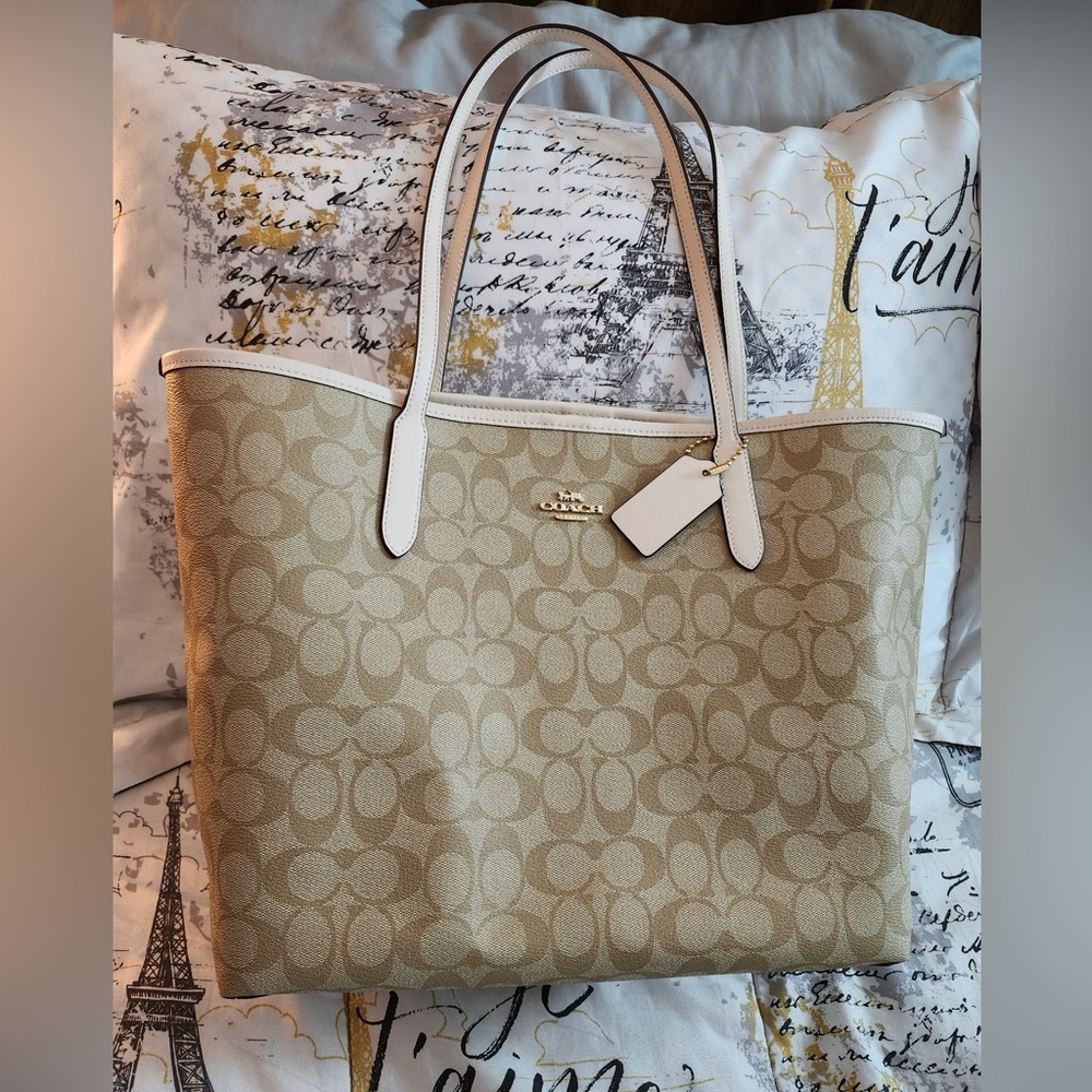 Coach Tote Bag Signature Canvas